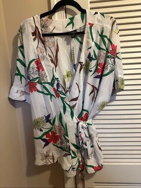 Worthington White Floral Tie-Front Blouse